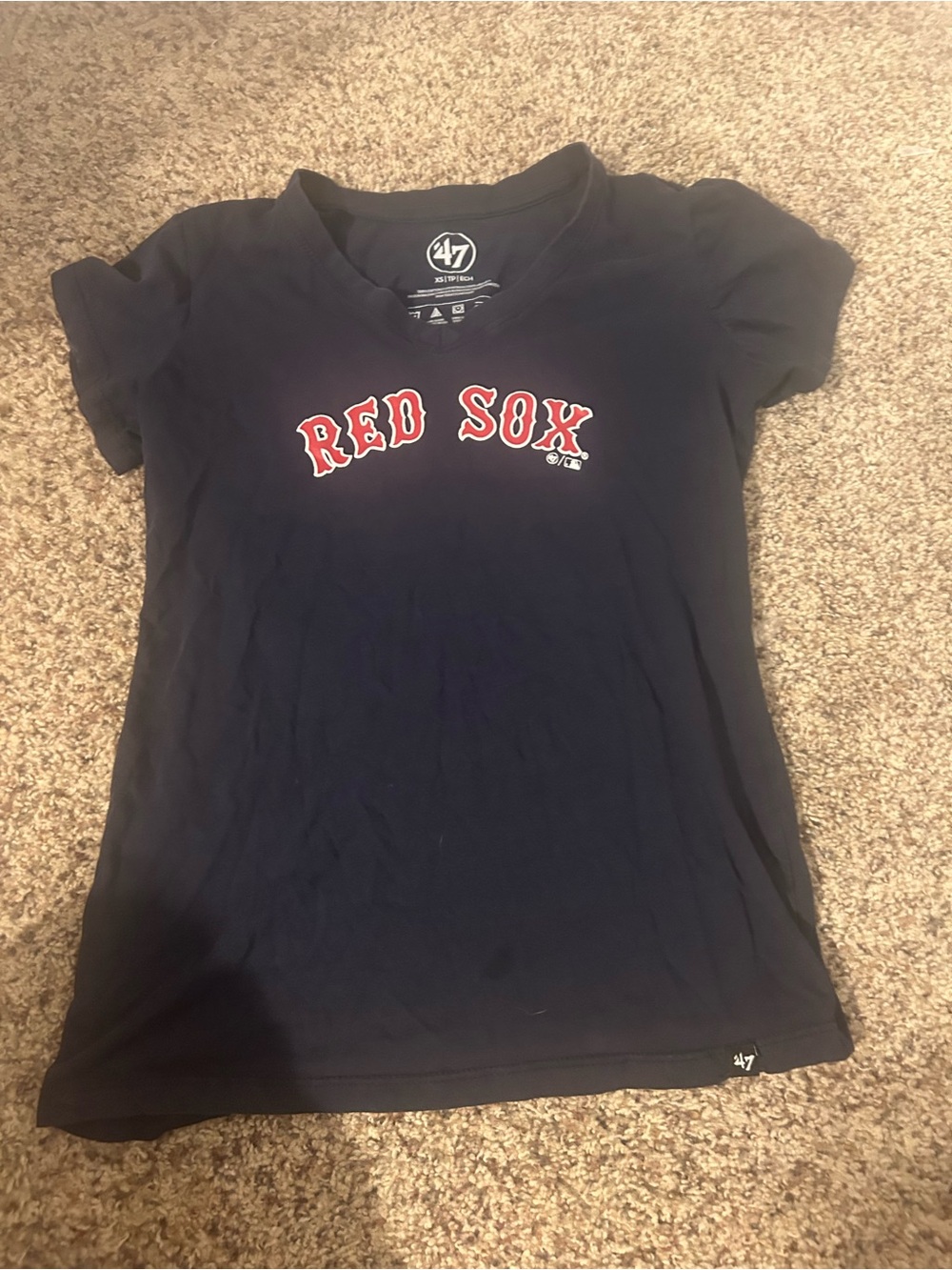 Boston Red Sox ‘47 women size XS t shirt v-neck like new baseball navy and red